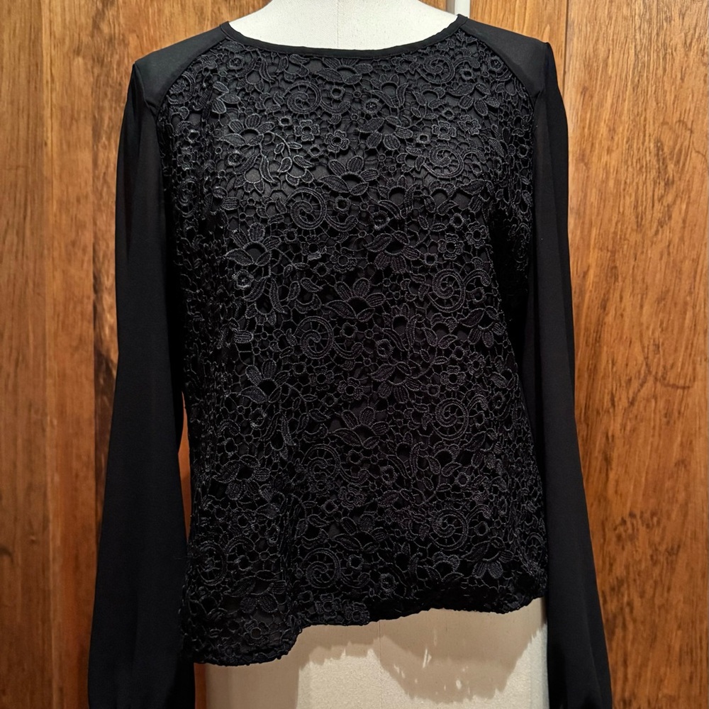 Yumi black blouse 8/10 long sleeves L